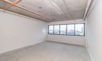Sala comercial para alugar na Avenida Assis Brasil, 2827, Passo da Areia, Porto Alegre, 47 m2 por R$ 1.800