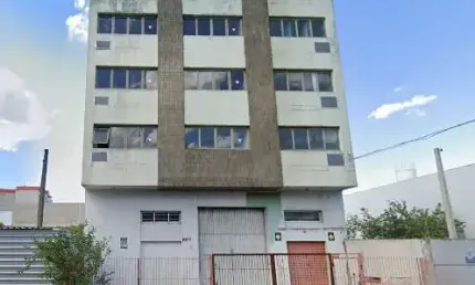 Prédio para alugar na Rua Dezoito de Novembro, 432, Navegantes, Porto Alegre, 1268 m2 por R$ 15.000