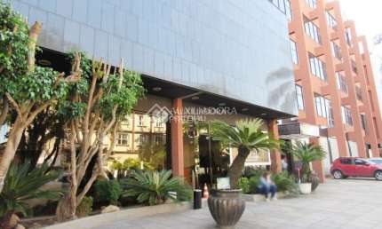 Sala comercial para alugar na Avenida Pernambuco, 1519, Navegantes, Porto Alegre, 900 m2 por R$ 38.320