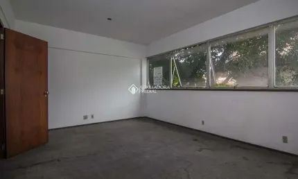 Sala comercial para alugar na Rua Vinte e Quatro de Outubro, 1557, Auxiliadora, Porto Alegre, 32 m2 por R$ 889