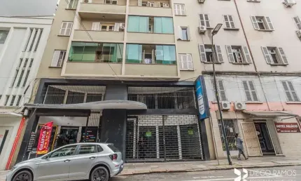 Ponto comercial para alugar na Rua Vigário José Inácio, 634, Centro Histórico, Porto Alegre, 158 m2 por R$ 4.800