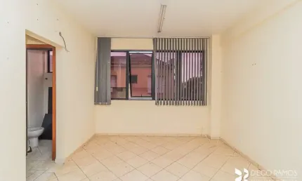 Sala comercial para alugar na Rua Adão Baino, 146, Cristo Redentor, Porto Alegre, 30 m2 por R$ 500