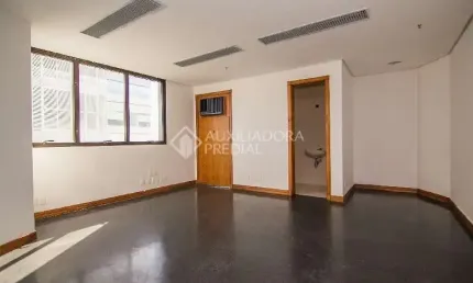 Sala comercial para alugar na Avenida Carlos Gomes, 328, Auxiliadora, Porto Alegre, 35 m2 por R$ 2.086