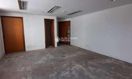 Sala comercial para alugar na Avenida Carlos Gomes, 328, Boa Vista, Porto Alegre, 38 m2 por R$ 2.251