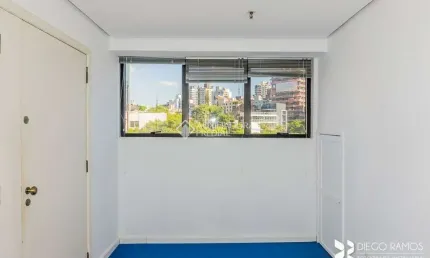 Sala comercial para alugar na Avenida Carlos Gomes, 403, Auxiliadora, Porto Alegre, 42 m2 por R$ 1.700