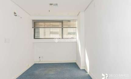 Sala comercial para alugar na Avenida Carlos Gomes, 1200, Auxiliadora, Porto Alegre, 56 m2 por R$ 2.000