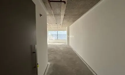 Sala comercial para alugar na Avenida Padre Cacique, 2703, Praia de Belas, Porto Alegre, 37 m2 por R$ 3.000