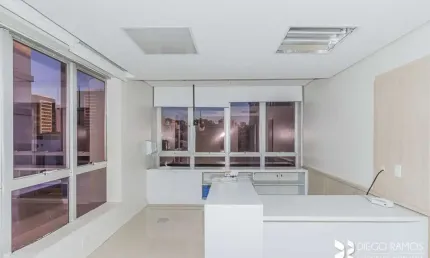 Sala comercial para alugar na Rua Marquês do Pombal, 783, Moinhos de Vento, Porto Alegre, 48 m2 por R$ 1.600