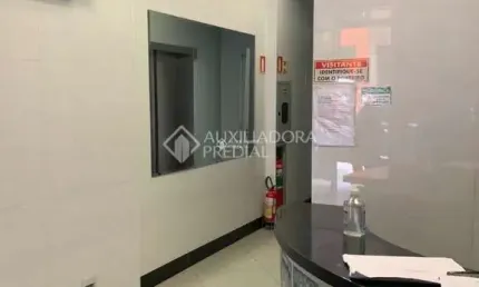 Sala comercial para alugar na Rua Doutor Flores, 323, Centro Histórico, Porto Alegre, 37 m2 por R$ 700