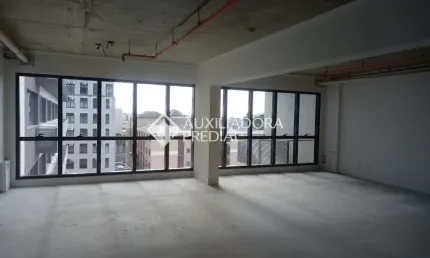 Sala comercial para alugar na Avenida Assis Brasil, 2827, Passo da Areia, Porto Alegre, 113 m2 por R$ 5.900