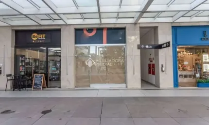 Ponto comercial para alugar na Avenida Ipiranga, 50, Praia de Belas, Porto Alegre, 21 m2 por R$ 4.500