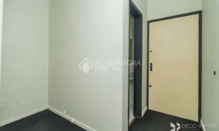Sala comercial para alugar na Rua Bento Figueiredo, 71, Rio Branco, Porto Alegre, 30 m2 por R$ 760