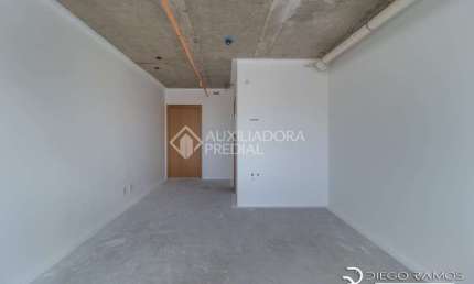 Sala comercial para alugar na Avenida Assis Brasil, 2827, Passo da Areia, Porto Alegre, 32 m2 por R$ 1.500