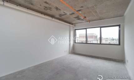 Sala comercial para alugar na Avenida Assis Brasil, 2827, Passo da Areia, Porto Alegre, 34 m2 por R$ 1.000