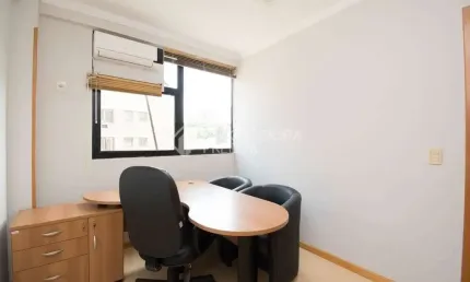 Sala comercial para alugar na Avenida Cristóvão Colombo, 1801, Moinhos de Vento, Porto Alegre, 37 m2 por R$ 900