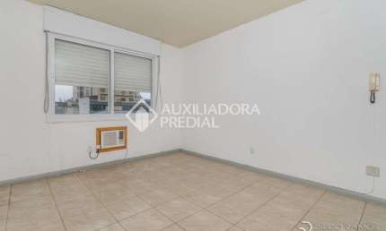Sala comercial para alugar na Rua Bezerra de Menezes, 87, Passo da Areia, Porto Alegre, 23 m2 por R$ 580