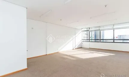 Sala comercial para alugar na Rua Ernesto da Fontoura, 1479, São Geraldo, Porto Alegre, 40 m2 por R$ 1.090