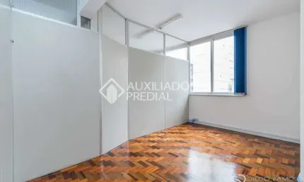 Sala comercial para alugar na Rua Vigário José Inácio, 250, Centro Histórico, Porto Alegre, 45 m2 por R$ 490