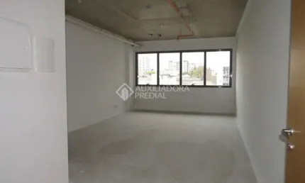 Sala comercial para alugar na Avenida Assis Brasil, 2827, Passo da Areia, Porto Alegre, 39 m2 por R$ 1.200