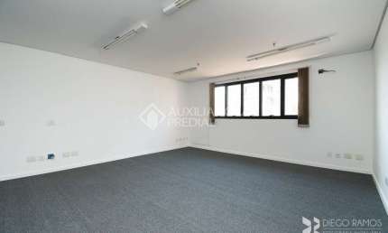 Sala comercial para alugar na Rua Germano Petersen Júnior, 101, Higienópolis, Porto Alegre, 38 m2 por R$ 1.300