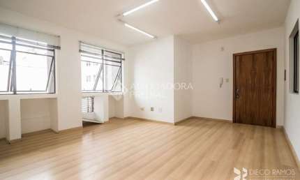 Sala comercial para alugar na Rua Garibaldi, 659, Floresta, Porto Alegre, 34 m2 por R$ 680