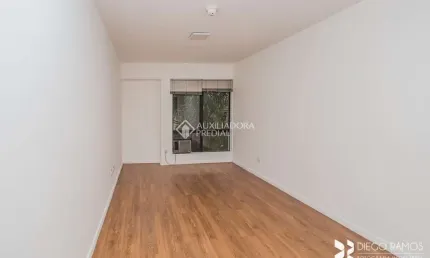 Sala comercial para alugar na Avenida Montenegro, 186, Petrópolis, Porto Alegre, 27 m2 por R$ 850