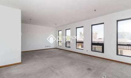 Sala comercial para alugar na Avenida Wenceslau Escobar, 1134, Cristal, Porto Alegre, 46 m2 por R$ 1.350
