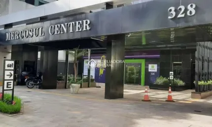 Sala comercial para alugar na Avenida Carlos Gomes, 328, Boa Vista, Porto Alegre, 37 m2 por R$ 2.251