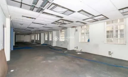 Sala comercial para alugar na Rua General Câmara, 52, Centro Histórico, Porto Alegre, 250 m2 por R$ 4.000
