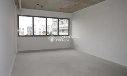 Sala comercial para alugar na Avenida Assis Brasil, 2827, Passo da Areia, Porto Alegre, 39 m2 por R$ 2.500
