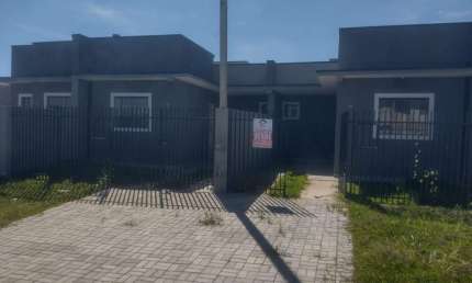 Casa com 2 quartos à venda na Rua Irene Rosseto, 66, Campo de Santana, Curitiba, 39 m2 por R$ 240.000