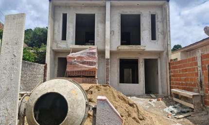 Casa com 2 quartos à venda na Rua Margarida de Andrade Weber, 352, Cidade Industrial, Curitiba, 70 m2 por R$ 370.000