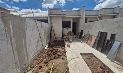 Casa com 2 quartos à venda na Rua Angélico Tosin, 170, Campo de Santana, Curitiba por R$ 250.000