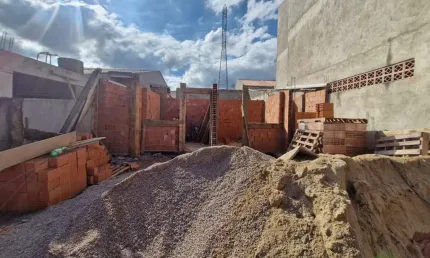 Casa com 2 quartos à venda na Rua Ângela Alves de Jorge Souza, 48, Campo de Santana, Curitiba por R$ 270.000