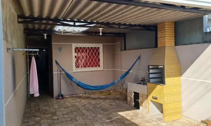 Casa com 2 quartos para alugar na Rua Crescência Bertoldi, 359, Campo de Santana, Curitiba por R$ 2.000