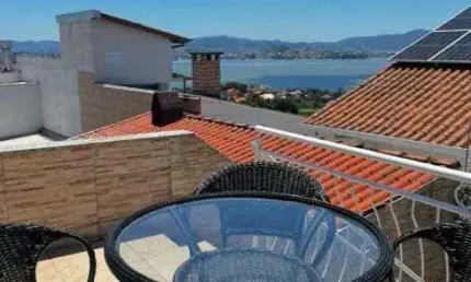 Casa com 3 quartos à venda na Rua Rosa Emília da Costa, Centro, São José
