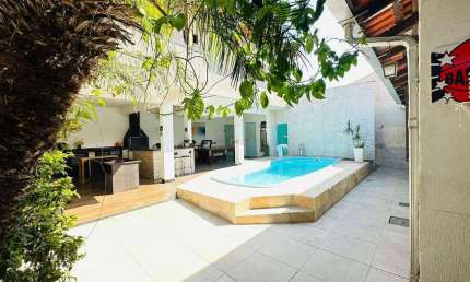 Casa com 03 dormitórios sendo 03 suítes à venda, 184 m² por R$ 1.100,00- São Vicente - Itajaí/SC