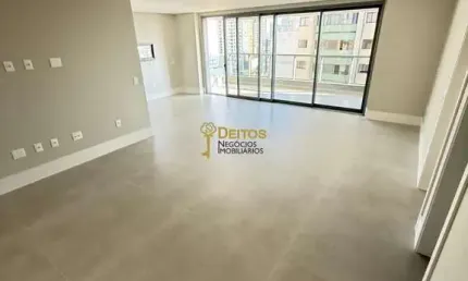 Apartamento de alto padrão com 137,00 m² no centro de itajaí