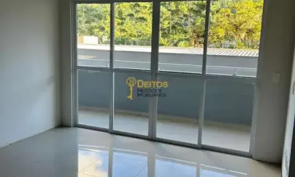 Apartamento no bairro Ressacada em Itajaí 03 Dormitórios, sendo 02 Demi-suítes.