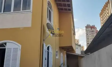 Casa para aluguel em itajaí, centro - 300m² 04 dormitórios, edícula com churrasqueira