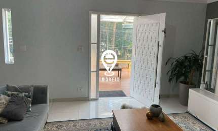 Sobrado á venda, 4 dormitórios, 2 vagas, Jardim Saúde São Paulo / SP.