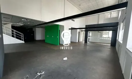 Conjunto comercial duplex de 1085m2 para locação do lado do metrô moema