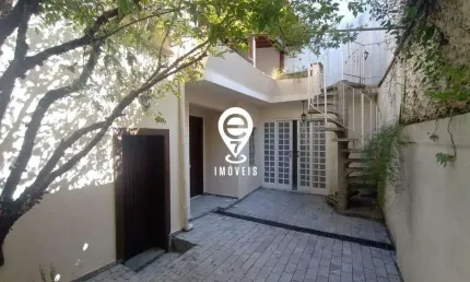 EXCELENTE CASA COMERCIAL PARA LOCAÇÃO DE 6 SALAS EM MOEMA!