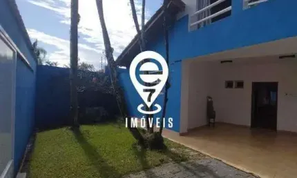 Sobrado à Venda no Guarujá – 220 m², 3 Dormitórios, a 550m da Praia!