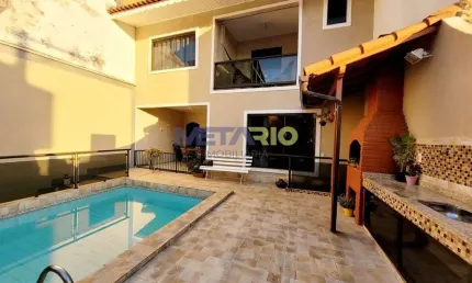 Casa com 3 dormitórios à venda, 165 m² por R$ 720.000 - Vila Valqueire - Rio de Janeiro/RJ