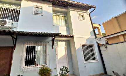 Casa com 2 dormitórios à venda, 80 m² por R$ 339.000 - Jardim Sulacap - Rio de Janeiro/RJ