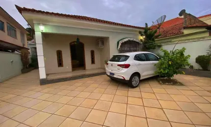 Casa com 3 dormitórios à venda, 88 m² por R$ 860.000 - Vila Valqueire - Rio de Janeiro/RJ