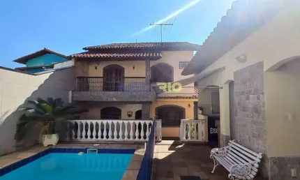 Casa com 3 dormitórios à venda, 264 m² por R$ 1.250.000 - Vila Valqueire - Rio de Janeiro/RJ