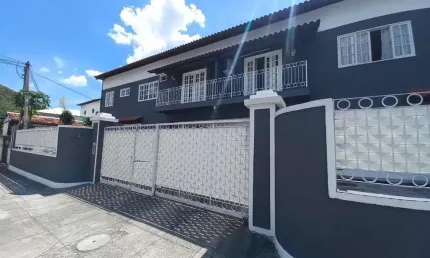 Casa com 2 dormitórios à venda, 61 m² por R$ 370.000 - Jardim Sulacap - Rio de Janeiro/RJ