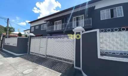 Casa com 2 dormitórios à venda, 61 m² por R$ 370.000 - Jardim Sulacap - Rio de Janeiro/RJ